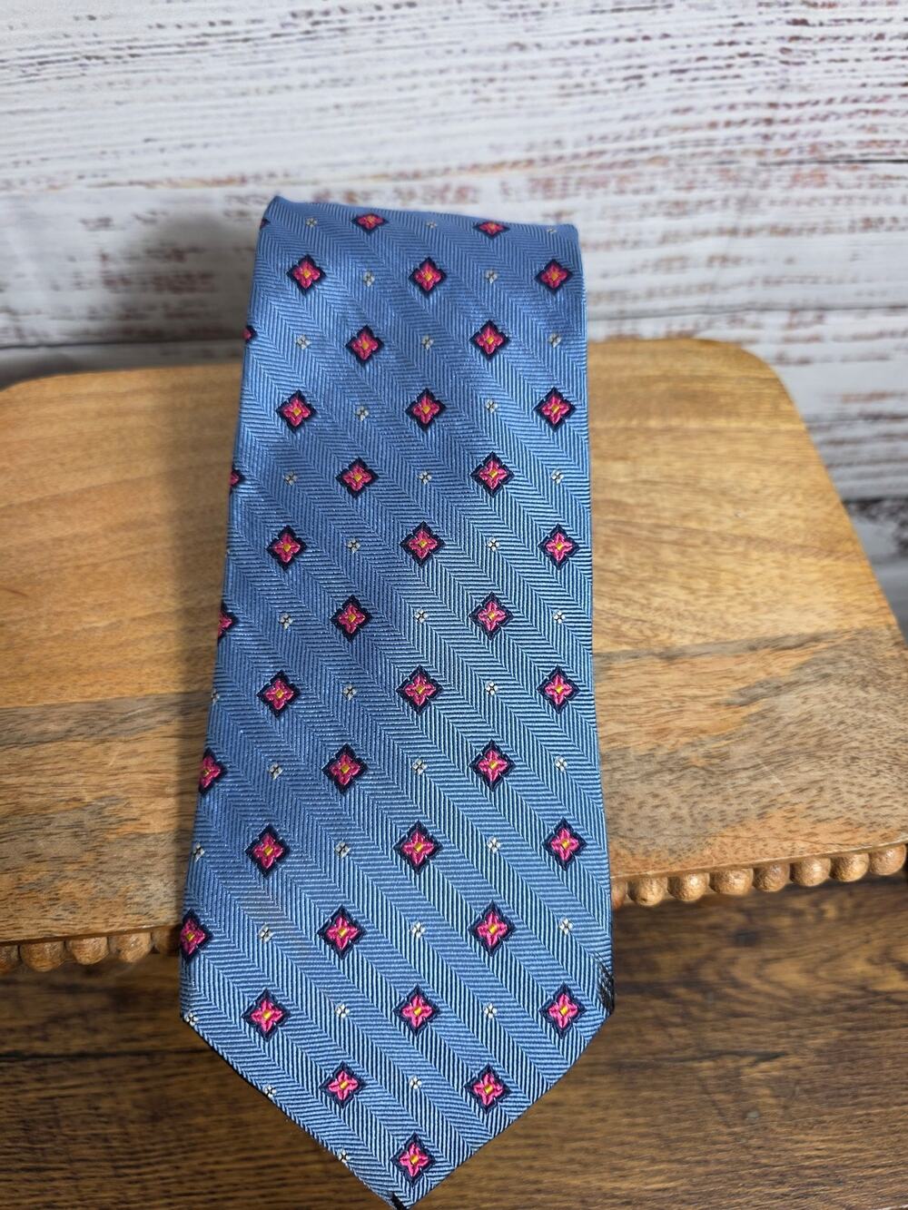 Brooks Brother 346 100% Pure silk Necktie Baby blue with pink flowers